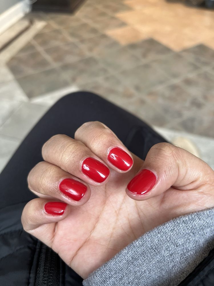 Dazzle Nails Logo