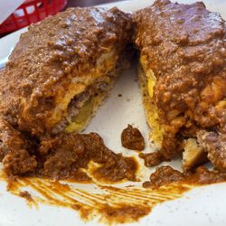 Ron's Hamburgers & Chill - Ron's Chili Burger o