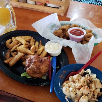 Mug & Mallet - Calamari, deep fried crab "fluff", clam strips, and lobster mac and cheese - Seafood Near Me - Ocean City, Maryland Mug & Mallet - Calamari, deep fried crab "fluff", clam strips, and lobster mac and cheese - Seafood Near Me - Ocean City, Maryland