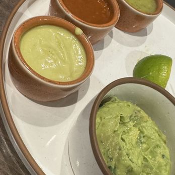 Bravis - Salsa flight with guacamole - Mexican Near Me - Shakopee, Minnesota