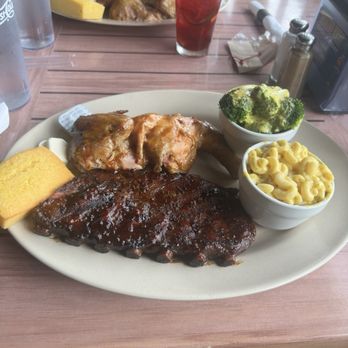 Billy Joe's Ribworks - Half Ribs and Chicken Mac ' n ' Cheese Steamed Broccoli & Cheddar corn bread - Barbeque Near Me - Newburgh, New York