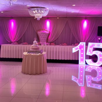 Elegance Photo Booth Chicago - Our White Throne Chair and Marquee Numbers in action. Ready for your special day. - Photo Booth Rentals Near Me Elegance Photo Booth Chicago - Our White Throne Chair and Marquee Numbers in action. Ready for your special day. - Photo Booth Rentals Near Me