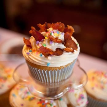 Pink Mixer Parties - Bacon cupcakes - Caterers Near Me Pink Mixer Parties - Bacon cupcakes - Caterers Near Me