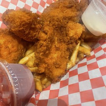 Bag O' Crab - I love it . & The nails survived . - Cajun/Creole Near Me - Fullerton, California