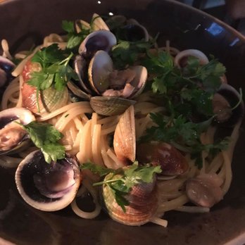 Felice 64 - Spaghetti Spaghetti alle Vongole - Wine Bars Near Me - New York, New York Felice 64 - Spaghetti Spaghetti alle Vongole - Wine Bars Near Me - New York, New York