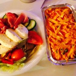 Pizzeria Rößle - Chef Salat und Tagliatelle Chef
