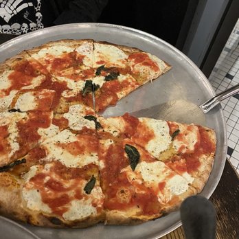Juliana's - Plain cheese - Pizza Near Me - Brooklyn, New York Juliana's - Plain cheese - Pizza Near Me - Brooklyn, New York