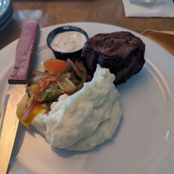 The BoatYard Grill - Filet mignon with horseradish sauce, rosemary mashed potatoes and mixed vegetables - Seafood Near Me - Ithaca, New York