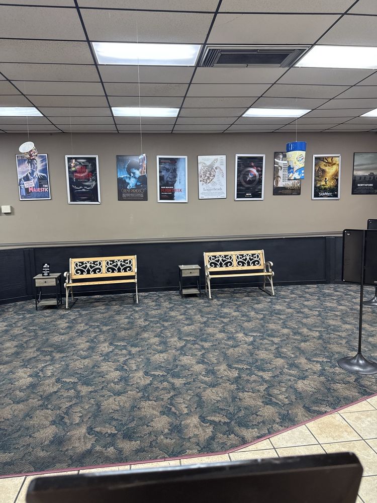 Social spots from Searcy Cinema 5