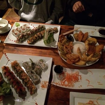 Oceano Sushi - Lots of food! The empty plate had the goyzas. They didn't last long. So good! - Sushi Bars Near Me - Bothell, Washington