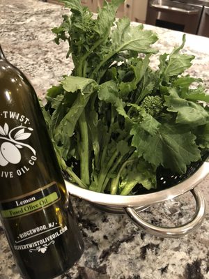 Olive R Twist Olive Oil Co by null