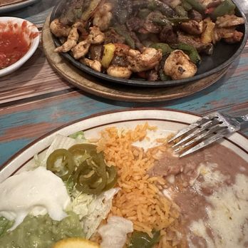 Guadalajara Mexican Grill - FAJITAS SUPREMAS (FOR TWO) with  accompanying rice, beans, and other toppings for fajitas - Mexican Near Me - Temecula, California