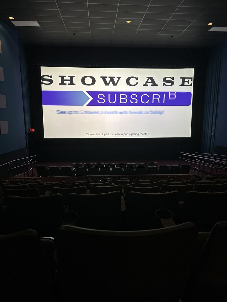 SHOWCASE CINEMAS SEEKONK ROUTE 6 Updated November 2024 10 Photos