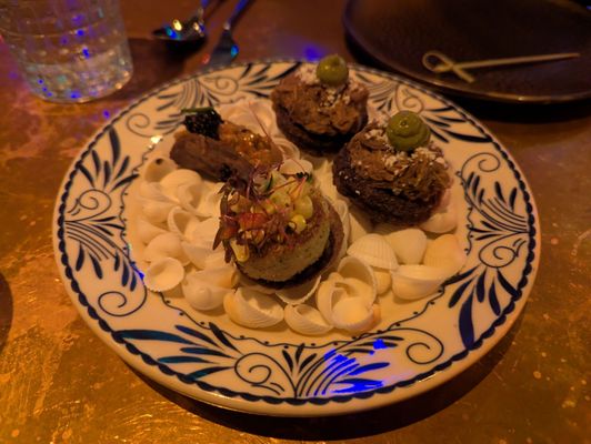 El Carlos Elegante by null