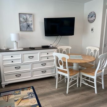 Myrtle Beach Resort - Smart TV can be watched in bed. Plenty of storage in dresser and suitcases fit under the bed. Plenty of electricity outlets. - Resorts Near Me - Myrtle Beach, South Carolina