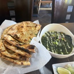 Garlic Naan Palak Paneer Curry Garlic Naan Palak Paneer Curry