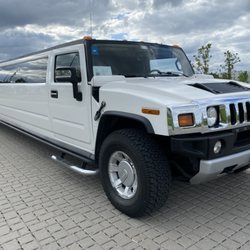 Top Fleet Limo - Beautiful 18-20 pax Hummer SUV Limo with all the Bells and Whistles!