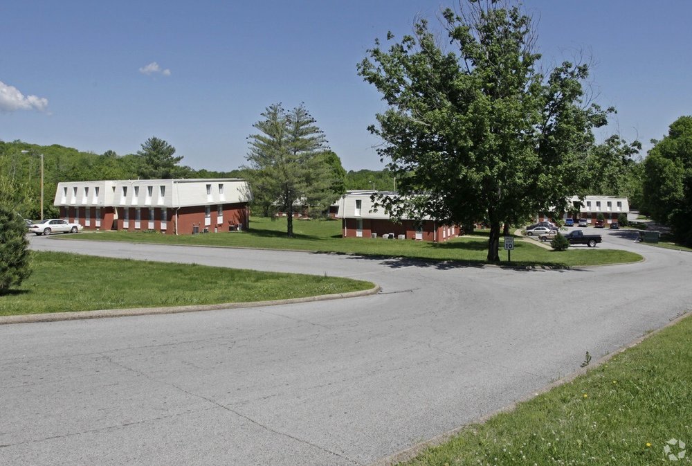 AUTUMNWOOD APARTMENTS Updated August 2024 1000 Autumn Wood Cir