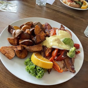 McKay Cottage Restaurant - Western Benedict - American Near Me - Bend, Oregon