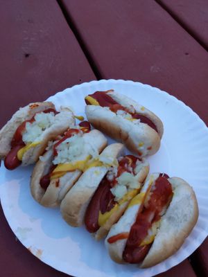 Gus's Hotdogs by null