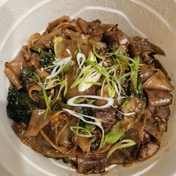 Kra Pow Thai Eatery - Beef pad see ew - Thai Near Me - Whittier, California Kra Pow Thai Eatery - Beef pad see ew - Thai Near Me - Whittier, California