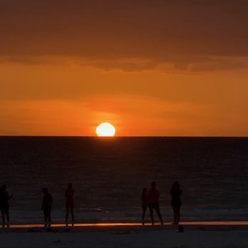 Indian Shores Beach - Perfect angle of the sunset - Beaches Near Me Indian Shores Beach - Perfect angle of the sunset - Beaches Near Me
