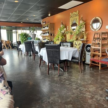Thai Elephant - Clean dining area - Thai Near Me - Kennewick, Washington Thai Elephant - Clean dining area - Thai Near Me - Kennewick, Washington