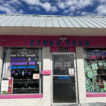 Zinks Town - Front of store. Photos op on right - Art Galleries Near Me - Albuquerque, New Mexico