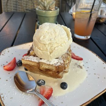 Latitude 34 - White chocolate bread pudding - New American Near Me - Camarillo, California Latitude 34 - White chocolate bread pudding - New American Near Me - Camarillo, California