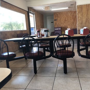 Carroll's Giant Burger - Interior - Burgers Near Me - Navasota, Texas