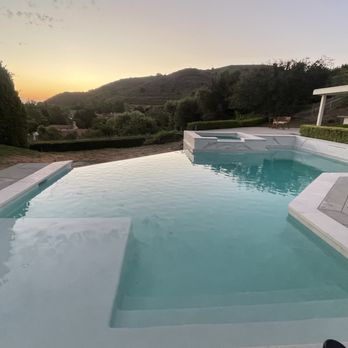 Aquaman Leak Detection - The new pool that I thought we would have to tear apart! The leaks were on the edges of the jacuzzi at the base...not very straightforward. - Plumbing Near Me - Pasadena, California