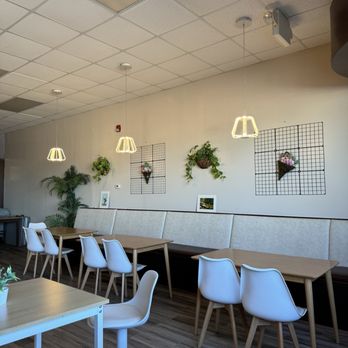 Dalat's Cafe - the dining area - Vietnamese Near Me - Louisville, Kentucky Dalat's Cafe - the dining area - Vietnamese Near Me - Louisville, Kentucky