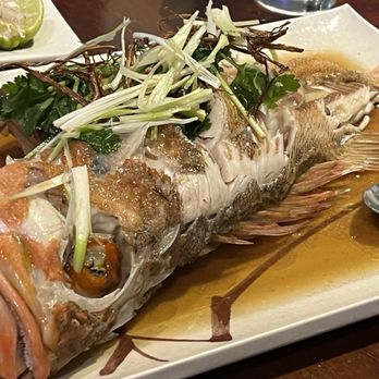 El Rocoto - Whole fish with a Chinese sauce of ginger, scallions, and cilantro - Peruvian Near Me - Gardena, California