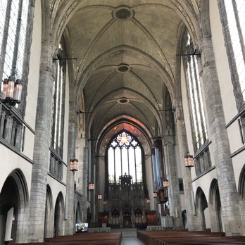 Rockefeller Memorial Chapel - Gothic interior is just magnificent. - Performing Arts Near Me - Chicago, Illinois