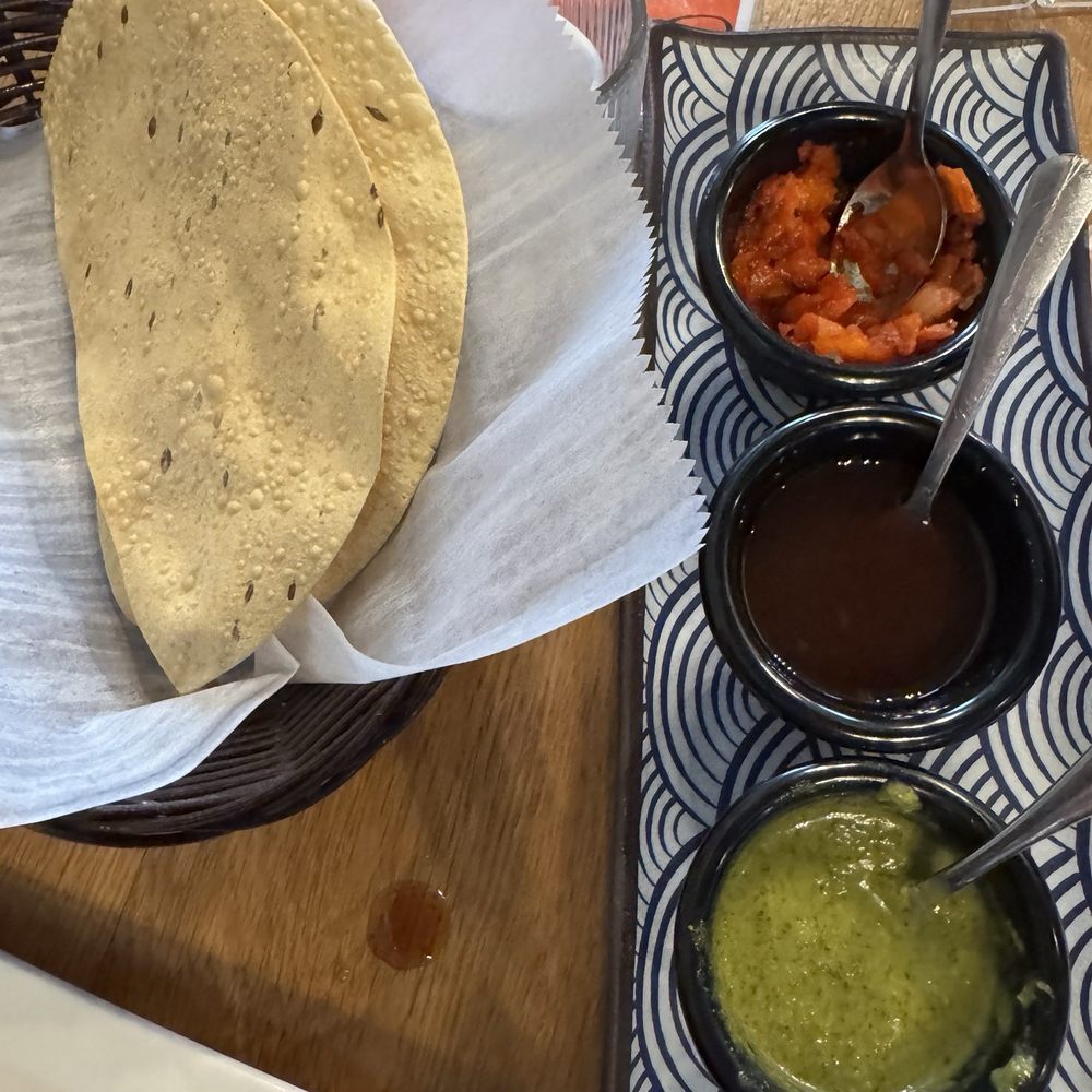 Starter with dipping sauces noooomnom Starter with dipping sauces noooomnom