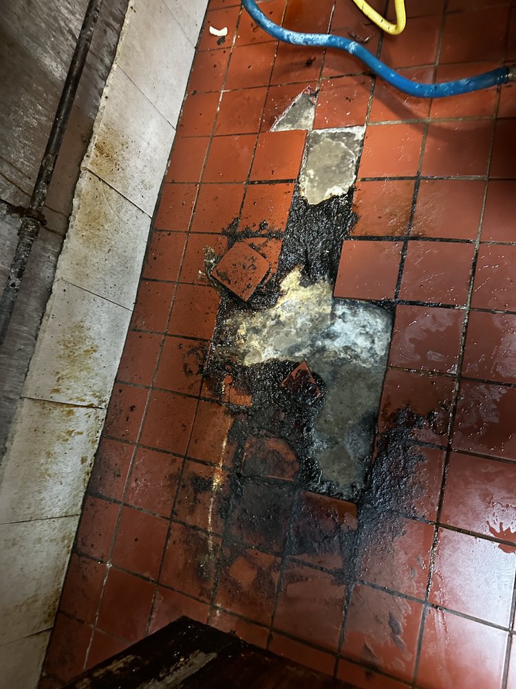 Slide of El Americano Handyman Solutions