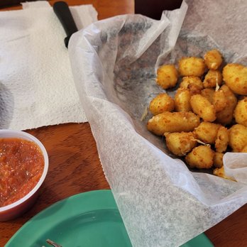 Charlie Horse Restaurant - Cheese curds for a starter - Seafood Near Me - Ormond Beach, Florida