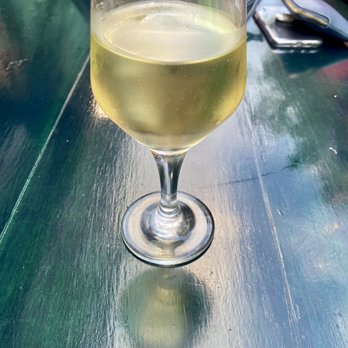 Los Amigos - Chardonnay - Bars Near Me - Isla Mujeres, ROO Los Amigos - Chardonnay - Bars Near Me - Isla Mujeres, ROO