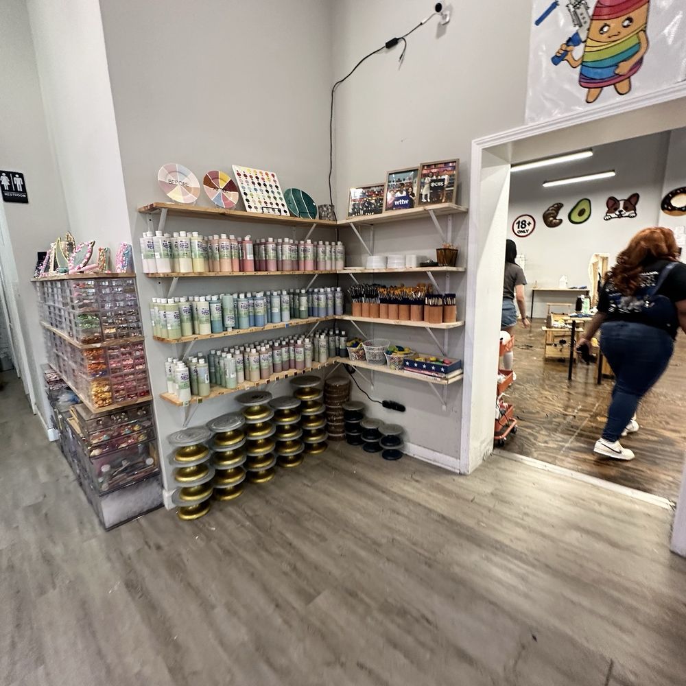 Freestyle Ceramics & Tufting - Paint-Your-Own Pottery Near Me - Chicago, Illinois