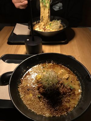 REDWHITE BONELESS RAMEN Studio City by null