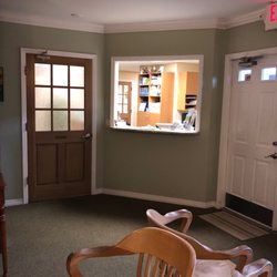 Bergens Periodontics & Implant Dentistry - Waiting room