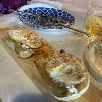 Turull’s Kitchen & Bar - Tostada de salmón - Tapas Bars Near Me - Orlando, Florida