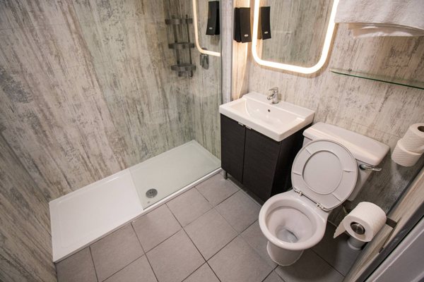 Embassy Apartments Glasgow - Book Direct for Best Rates. We're cheaper than online travel agents. by null