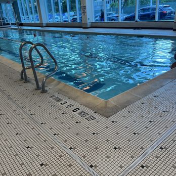 LA Fitness - Lap Pool - Gyms Near Me - Bronx, New York