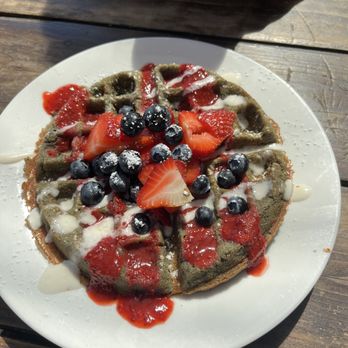 Off The Griddle - Berries & Cream Waffle - Vegan Near Me - Portland, Oregon