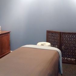New Loudon Chiropractic - Treatment Room