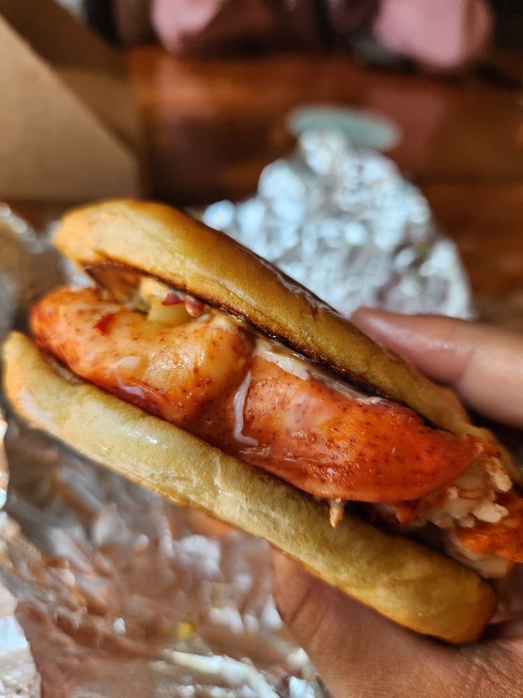 The Happy Lobster