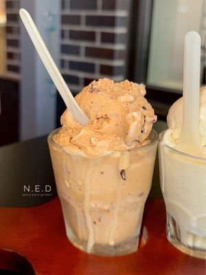 Momento Gelato and Coffee by null