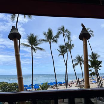 Hula Grill Waikiki - The view - Hawaiian Near Me - Honolulu, Hawaii