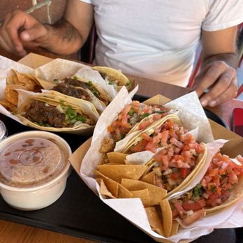 Hugo's Tacos - Tacos - Mexican Near Me - Studio City, California